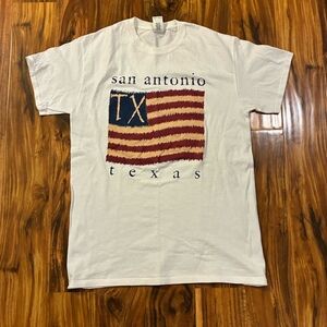 Vintage Style San Antonio TX Graphic Tee - Distressed Flag - Size M
